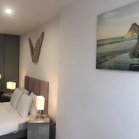 Gold Angel Guest house *